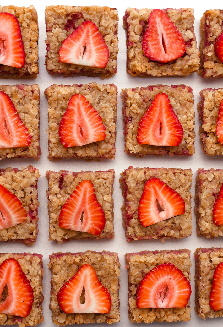 Vegan Strawberry Oat Bars (Dairy Free, Egg Free)